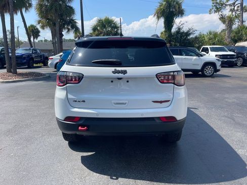 Used 2025 Jeep Compass Trailhawk AWD/4WD image 4