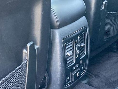 Used 2018 Jeep Grand Cherokee Limited w/ Luxury Group II image 18