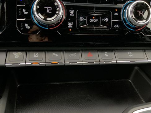 Used 2025 GMC Sierra 2500 Denali image 53