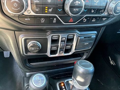 Used 2021 Jeep Gladiator Overland image 26