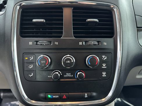 Used 2016 Dodge Grand Caravan SE w/ Quick Order Package 29E SE image 19