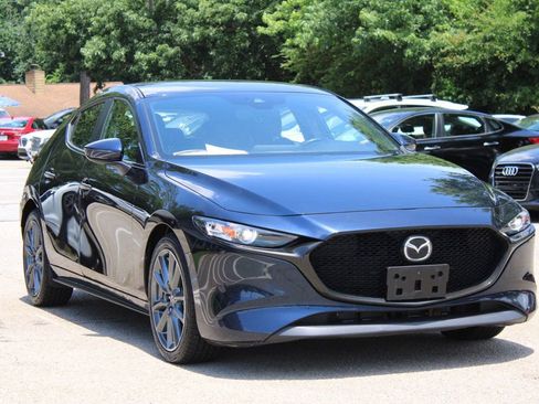 Used 2023 MAZDA MAZDA3 s FWD image 1