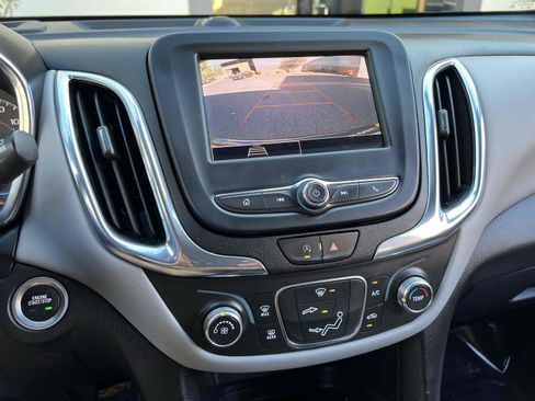 Used 2023 Chevrolet Equinox LS FWD image 8