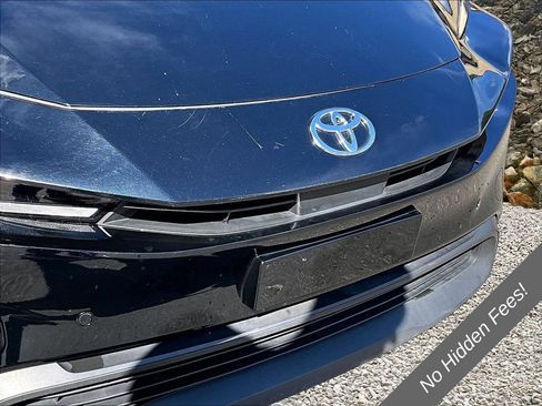 Used 2023 Toyota Prius LE FWD image 23