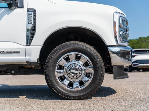 Used 2024 Ford F250 Lariat AWD/4WD image 9