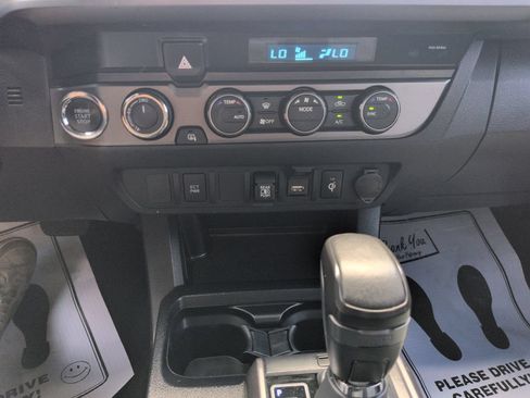 Used 2021 Toyota Tacoma TRD Off-Road AWD/4WD image 18