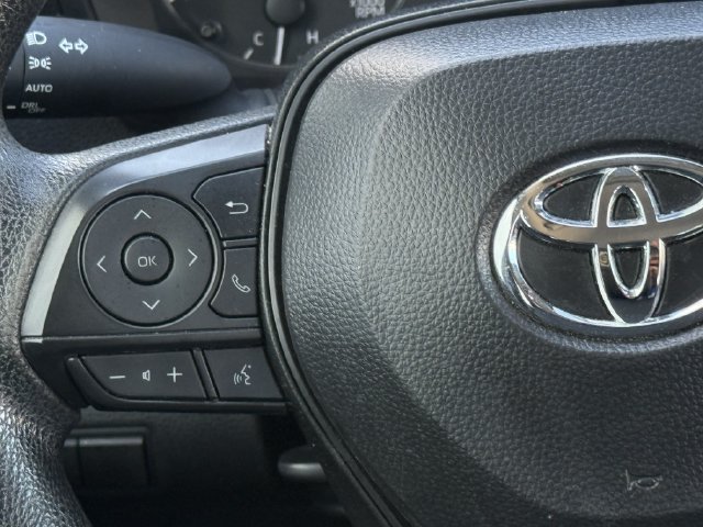 Used 2025 Toyota Corolla LE FWD image 15