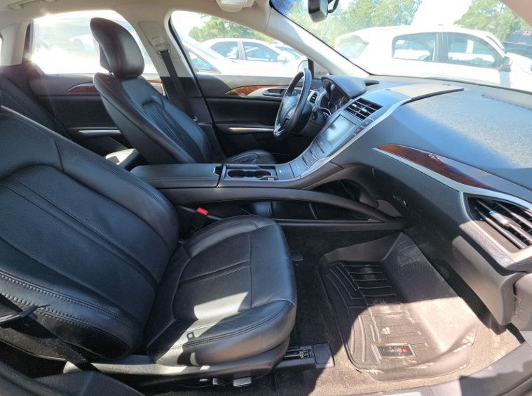 Used 2016 Lincoln MKZ Hybrid w/ Equipment Group 600A Reserve FWD image 4