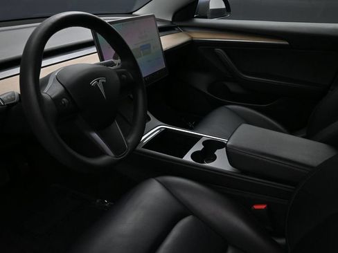 Used 2021 Tesla Model 3 Standard Range Plus RWD image 7