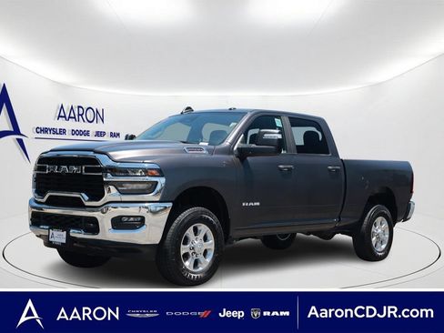 Used 2025 RAM 2500 Big Horn AWD/4WD image 1
