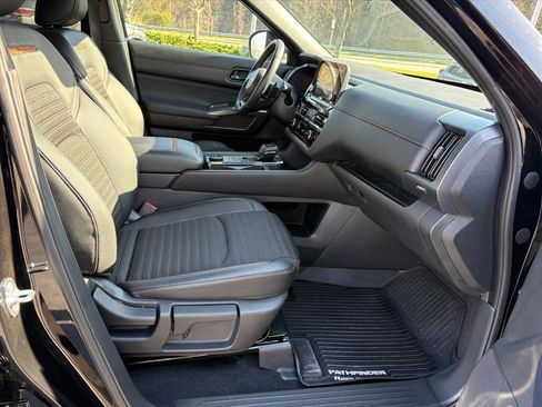 Used 2025 Nissan Pathfinder Rock Creek image 18