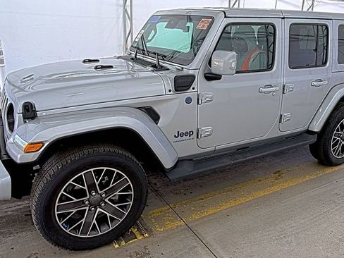 Used 2023 Jeep Wrangler Unlimited Sahara AWD/4WD image 1
