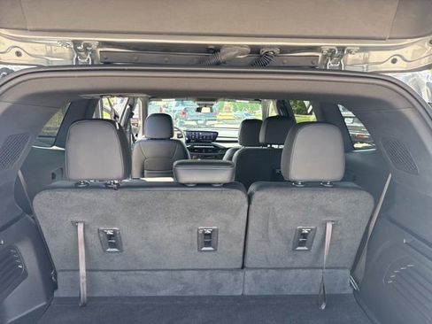 Used 2025 Buick Enclave Preferred FWD image 23