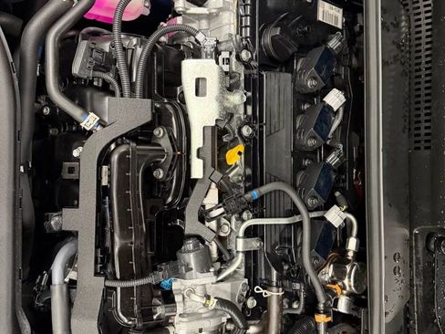 Used 2024 Toyota Prius XLE image 11