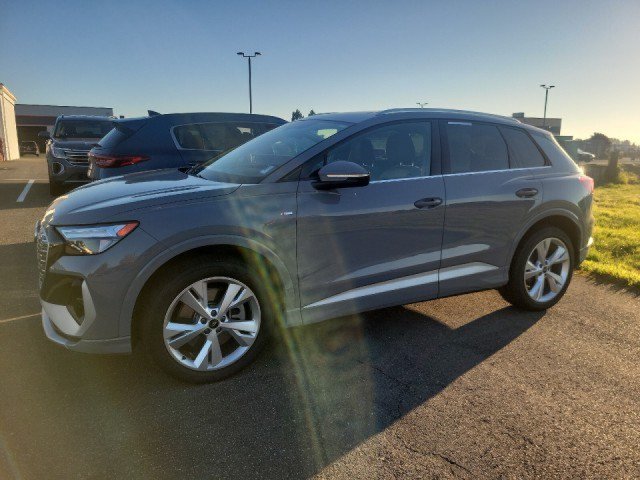 Used 2023 Audi Q4 e-tron Premium w/ Convenience Package AWD/4WD image 2