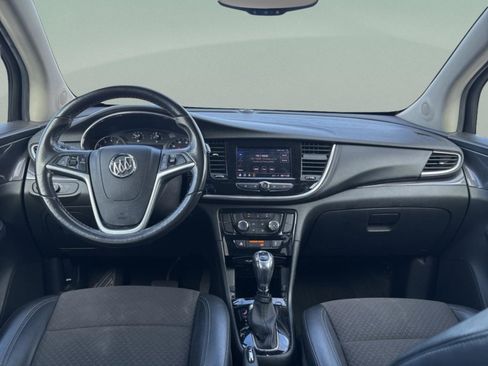 Used 2021 Buick Encore Preferred image 9