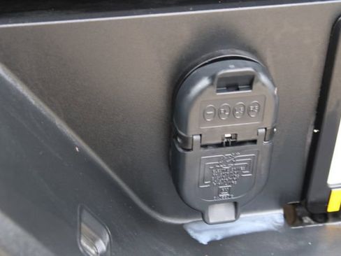 Used 2020 Chevrolet Silverado 1500 RST w/ All-Star Edition RWD image 7