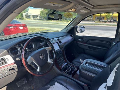 Used 2013 Cadillac Escalade Premium AWD/4WD image 11