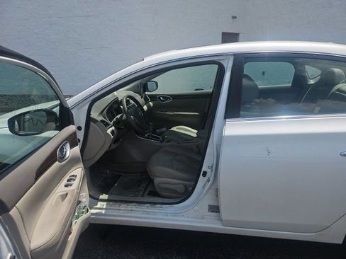 Used 2014 Nissan Sentra SL w/ Premium Package FWD image 7