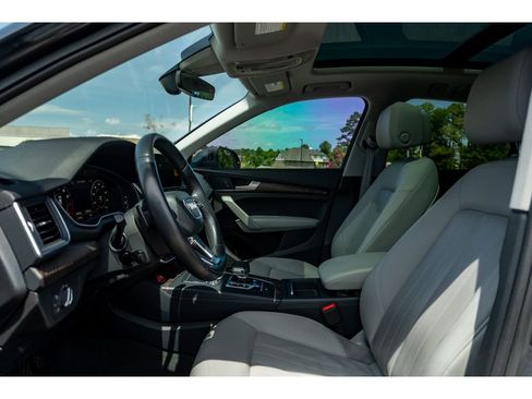 Used 2018 Audi Q5 2.0T Premium Plus w/ Premium Plus Package AWD/4WD image 11
