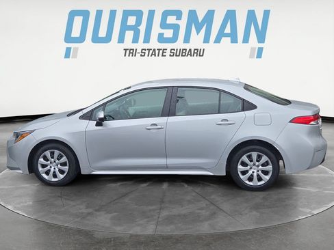 Used 2024 Toyota Corolla LE FWD image 3