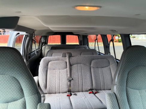 Used 2003 Chevrolet Express 3500 Extended Passenger RWD image 15
