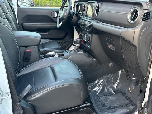Used 2022 Jeep Wrangler Unlimited Sahara image 11