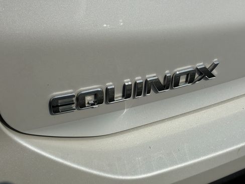 Used 2024 Chevrolet Equinox Premier FWD image 11