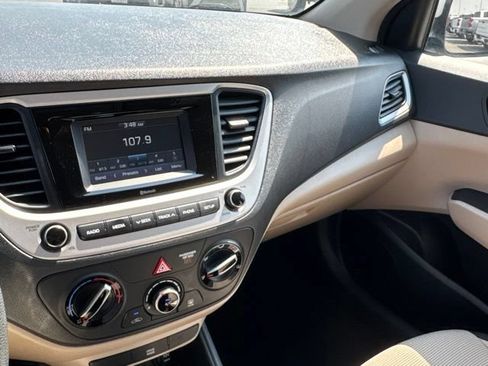 Used 2022 Hyundai Accent SE FWD image 32