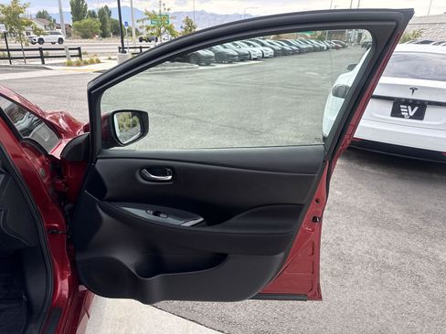 Used 2020 Nissan Leaf SV w/ Protection Package FWD image 23