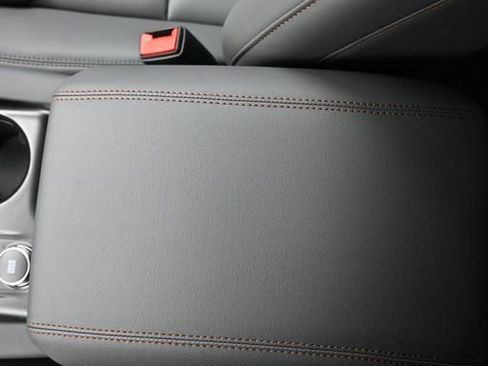 New 2025 Ford Explorer Active w/ Active Comfort Package image 33