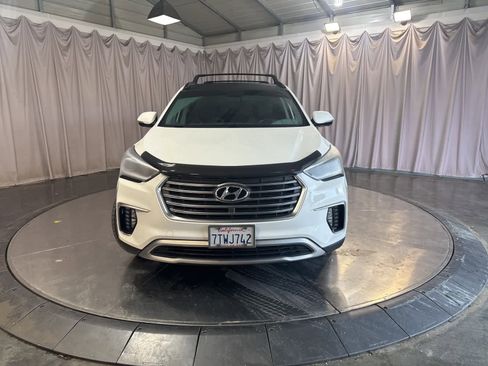Used 2017 Hyundai Santa Fe SE image 2