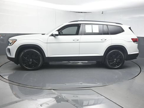 Used 2024 Volkswagen Atlas SE FWD image 5