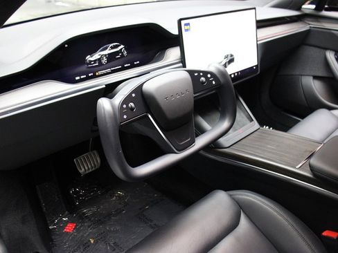 Used 2023 Tesla Model S AWD image 23