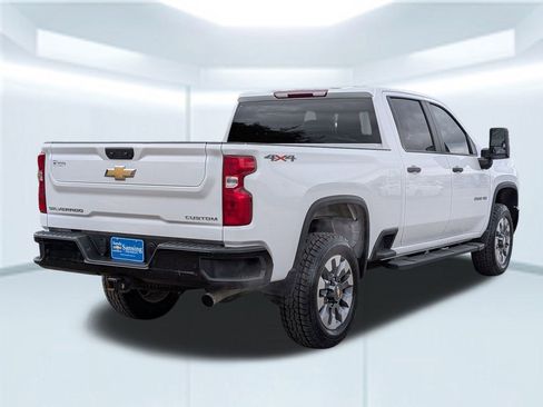 Used 2024 Chevrolet Silverado 2500 Custom w/ Custom Value Package image 6