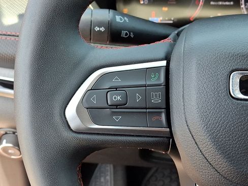 Used 2025 Jeep Compass Trailhawk w/ Trailhawk Elite Group AWD/4WD image 23