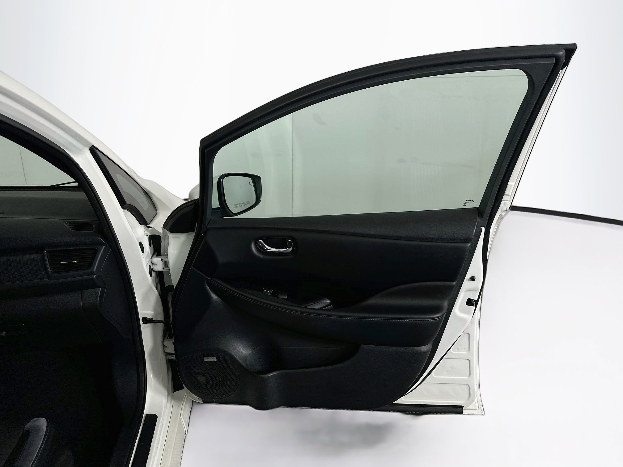 Used 2019 Nissan Leaf SL w/ SL Technology Package FWD image 32