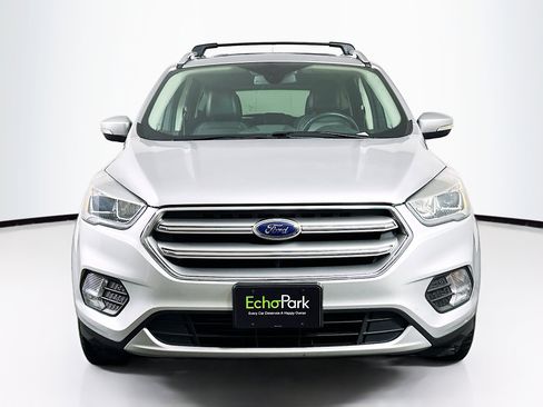 Used 2017 Ford Escape Titanium image 2