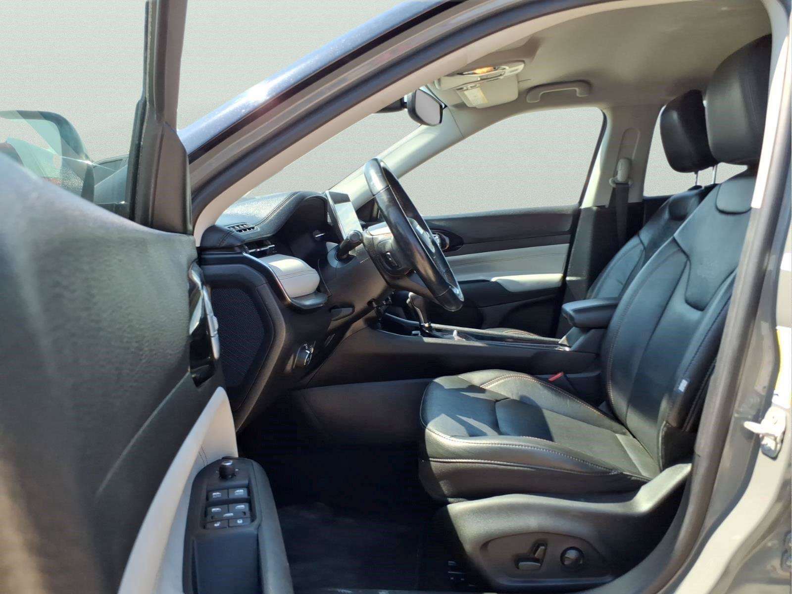 Used 2022 Jeep Compass Limited AWD/4WD image 16