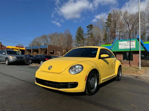 Used 2012 Volkswagen Beetle 2.5 image 1