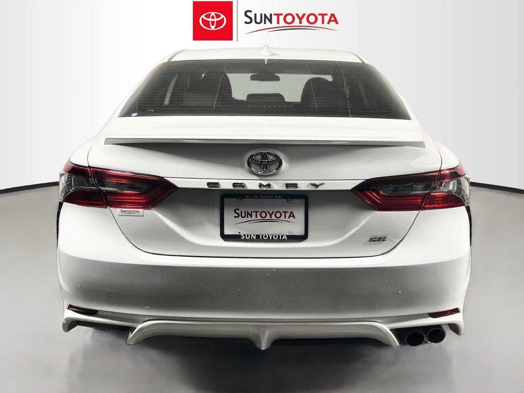 Used 2024 Toyota Camry SE FWD image 4