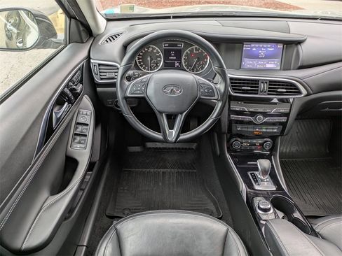 Used 2018 INFINITI QX30 Premium w/ Cargo Package image 18