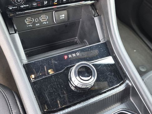 Used 2024 Jeep Grand Cherokee L Laredo RWD image 19