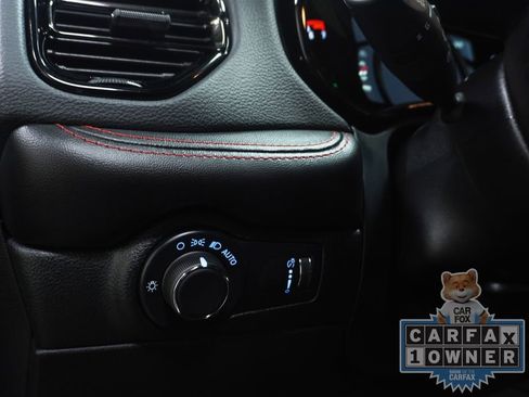 Used 2025 Dodge Durango GT w/ Blacktop Package AWD/4WD image 25