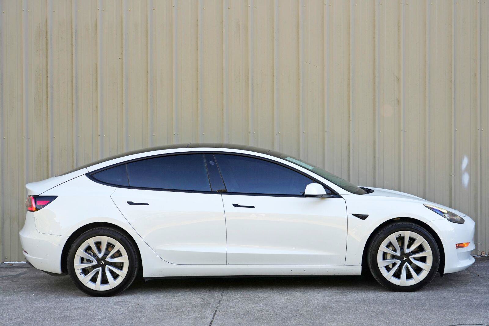 Used 2022 Tesla Model 3 Long Range AWD/4WD image 54