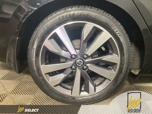 Used 2020 Nissan Versa SR w/ Convenience Package image 21