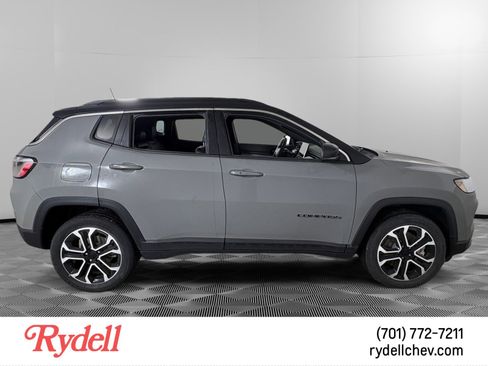 Used 2023 Jeep Compass Limited image 6