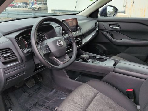 Used 2025 Nissan Rogue SV FWD image 35