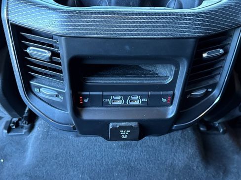 Used 2021 RAM 1500 Limited w/ Body Color Bumper Group image 15