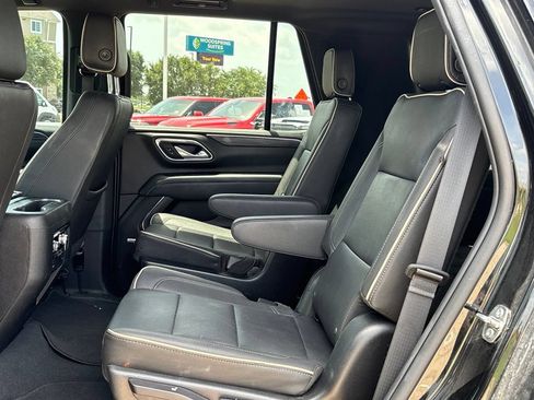 Used 2023 GMC Yukon SLT AWD/4WD image 8